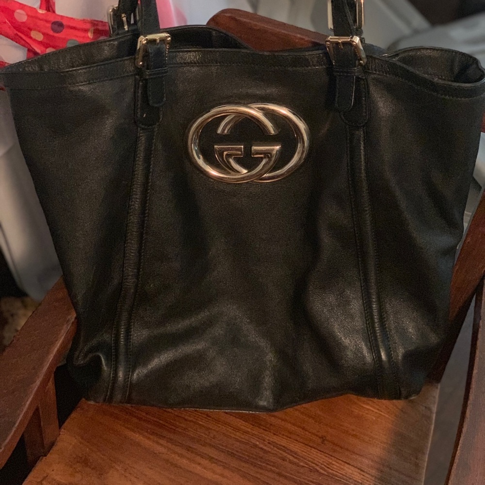 Black leather Gucci tote